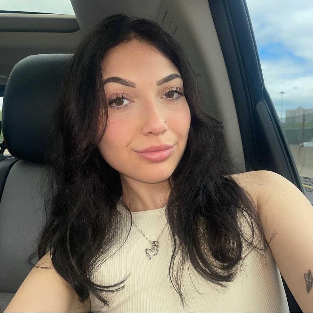 Meet your Posher, Esther